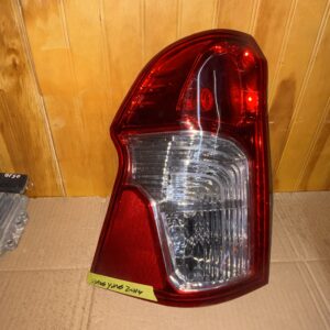 Farol trasero izquierdo SsangYong Actyon Sports 2012–2017, vista frontal